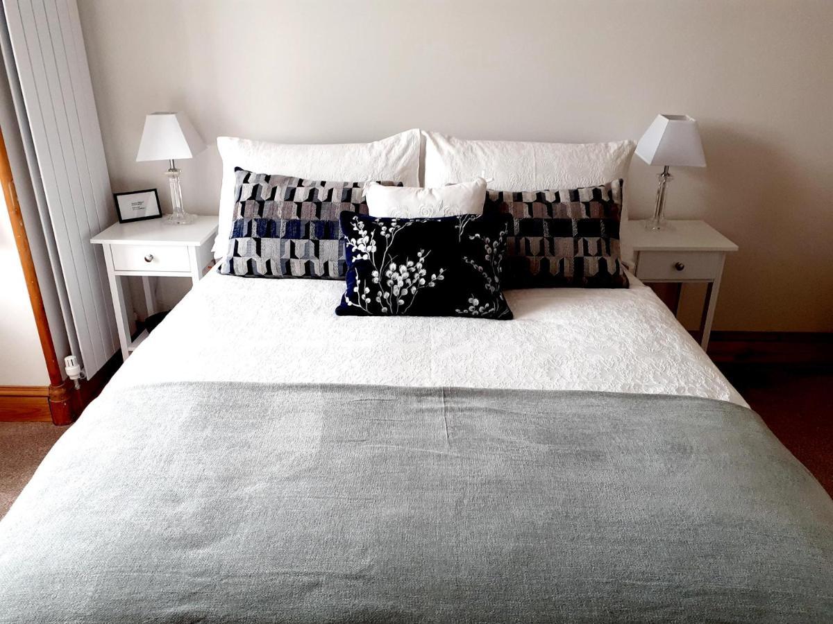T H R E E B&B Inverness Luaran gambar